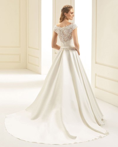 Abito da Sposa linea Trapezio in pizzo e raso Amelia